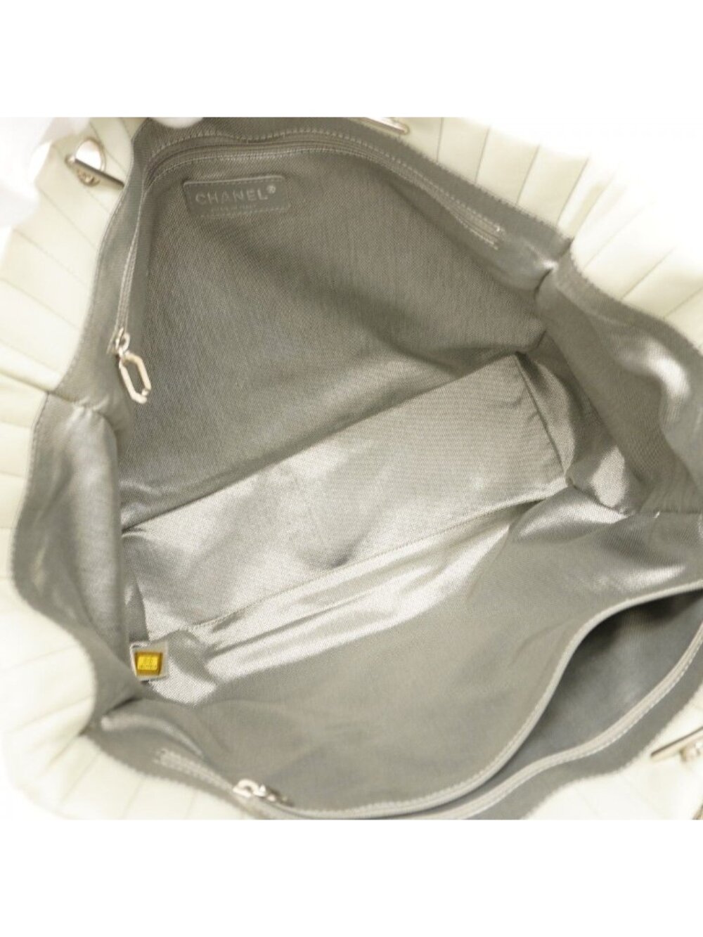 Chanel Chain Tote New Mademoiselle Lambskin Pale Green Silver - Picture 4 of 10
